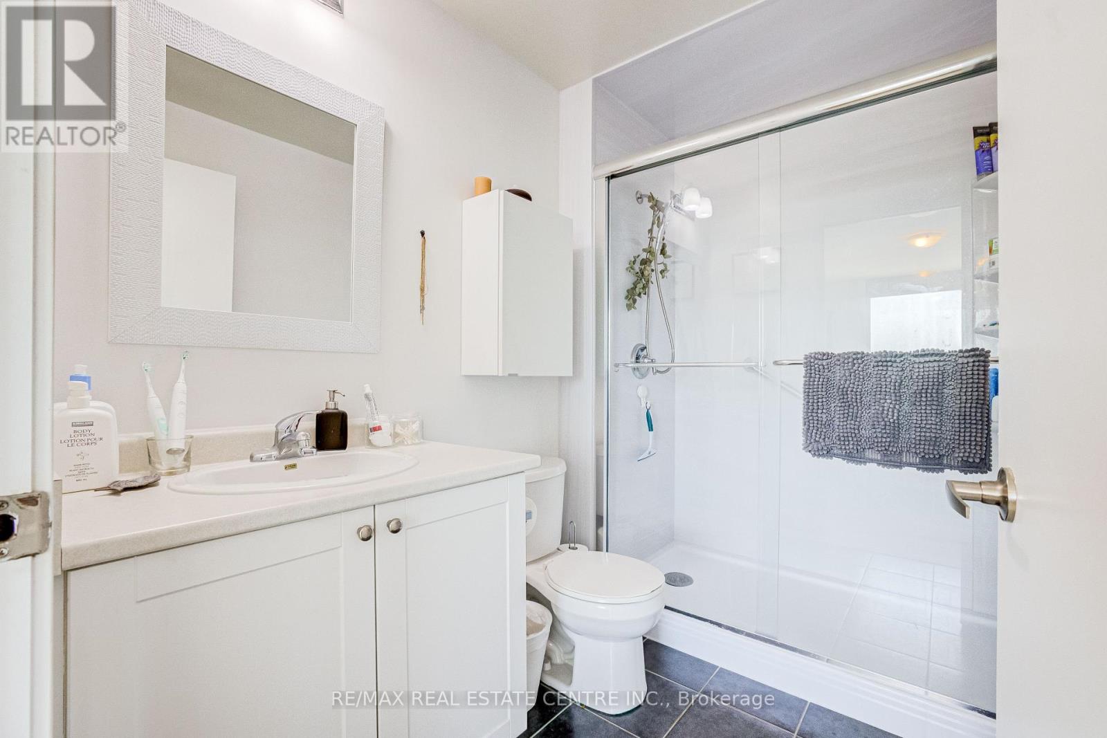 #1409 816 LANSDOWNE AVENUE - 17
