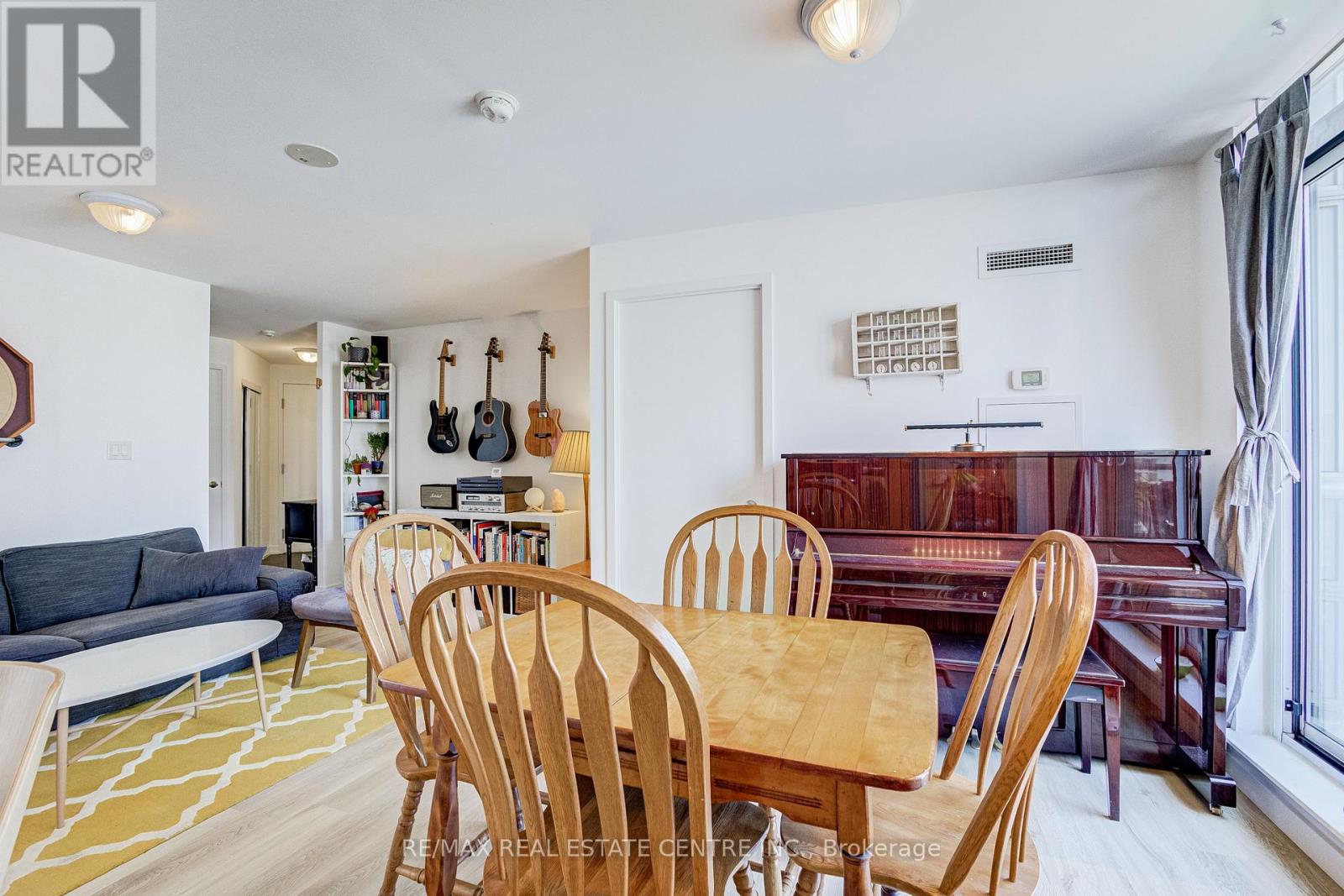 #1409 816 LANSDOWNE AVENUE - 11
