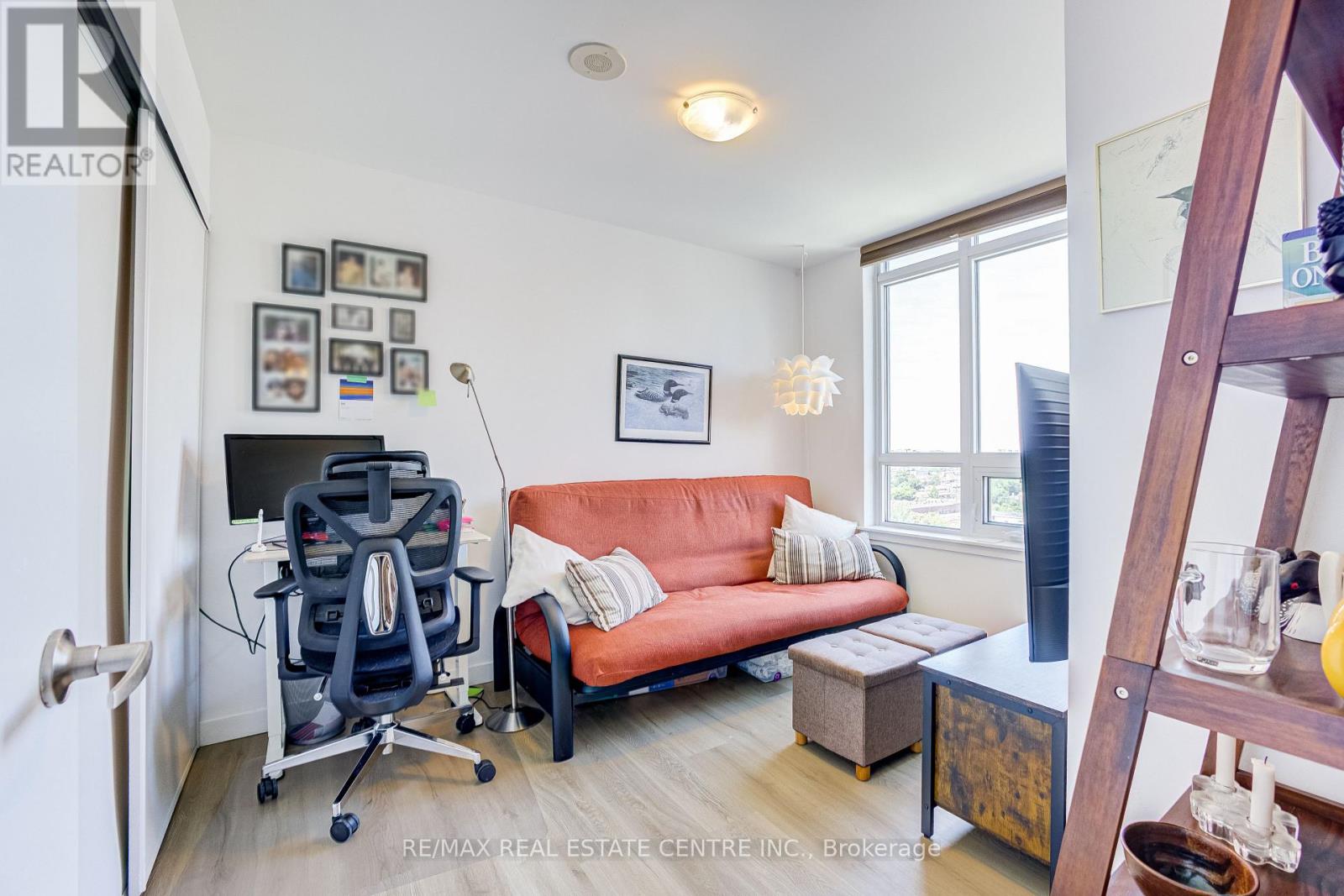 #1409 816 LANSDOWNE AVENUE - 19