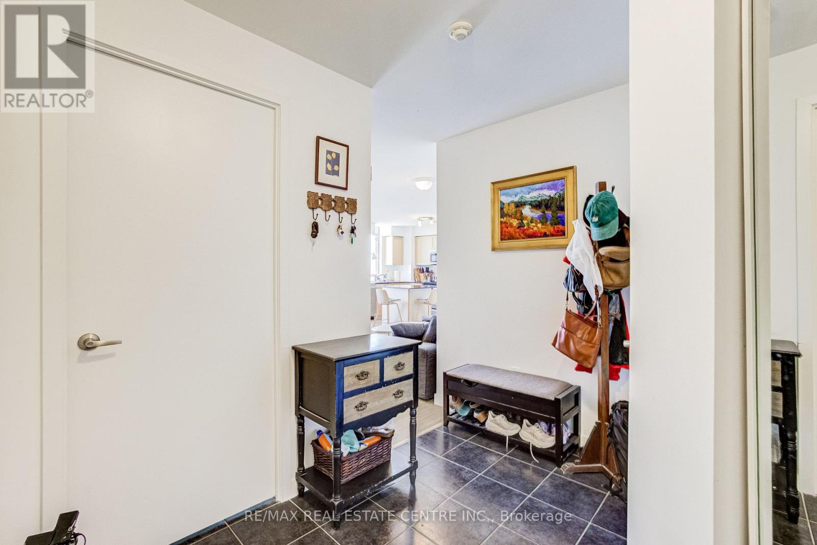 #1409 816 LANSDOWNE AVENUE - 4