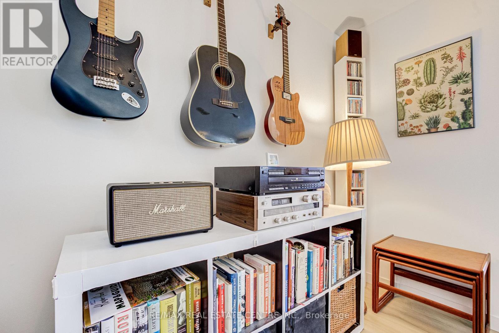 #1409 816 LANSDOWNE AVENUE - 18