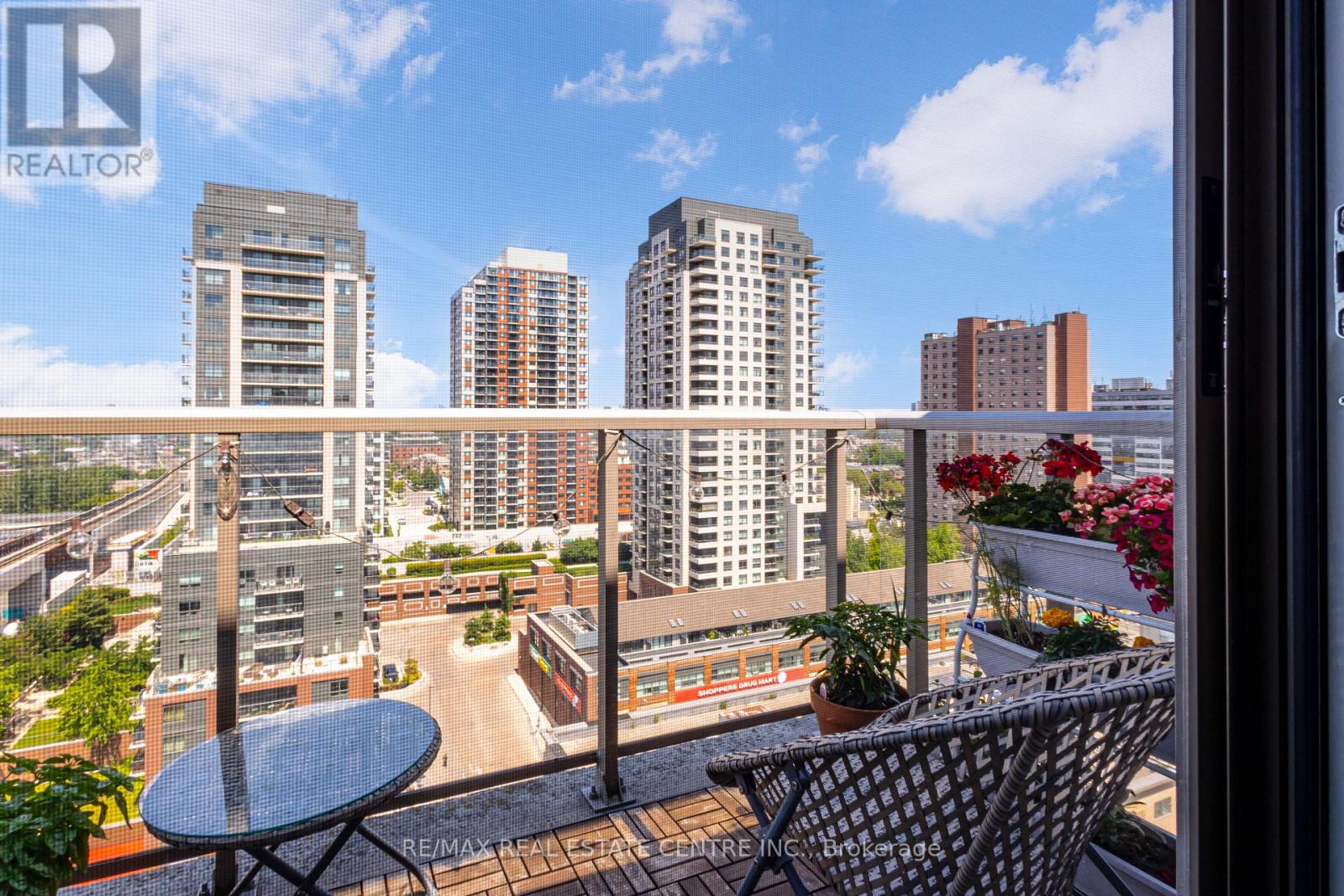 #1409 816 LANSDOWNE AVENUE - 23