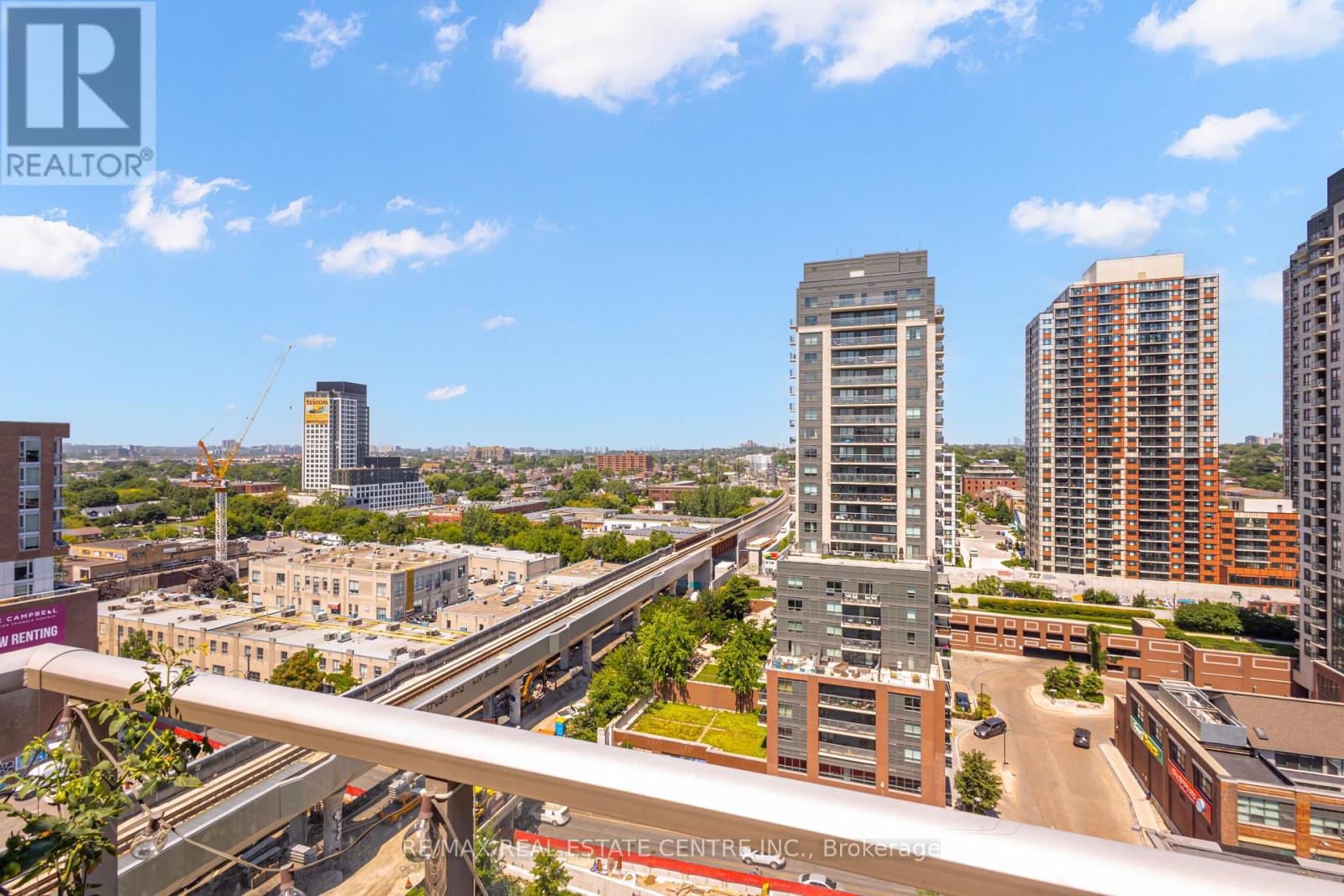 #1409 816 LANSDOWNE AVENUE - 25