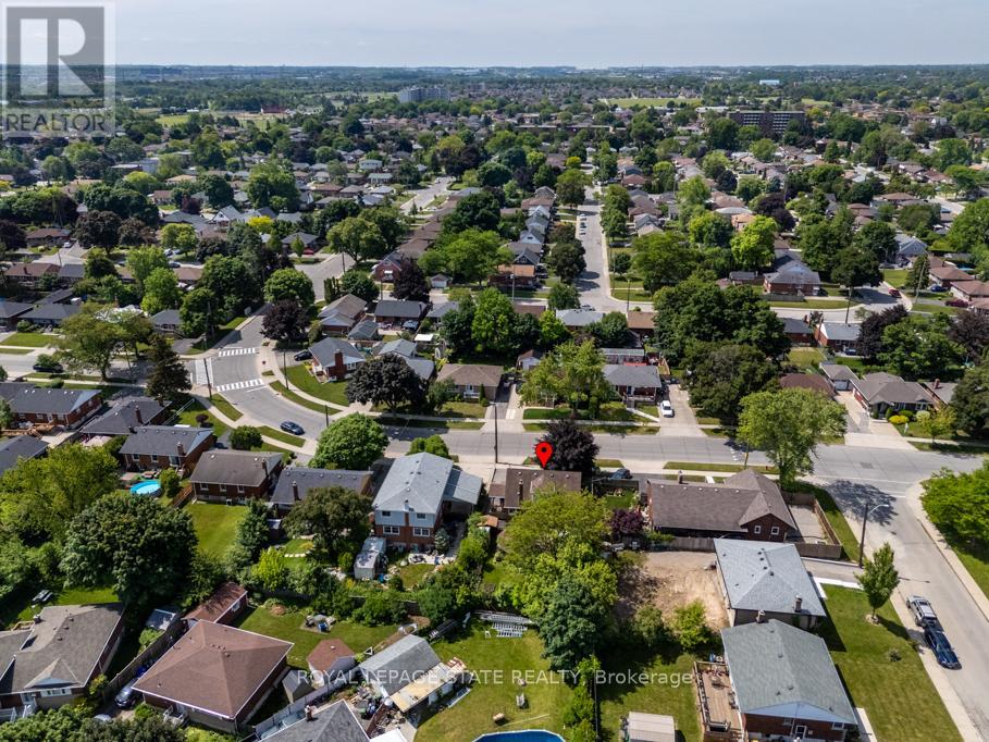 129 BROKER DRIVE - 39