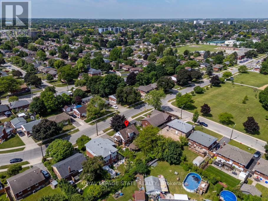 129 BROKER DRIVE - 40