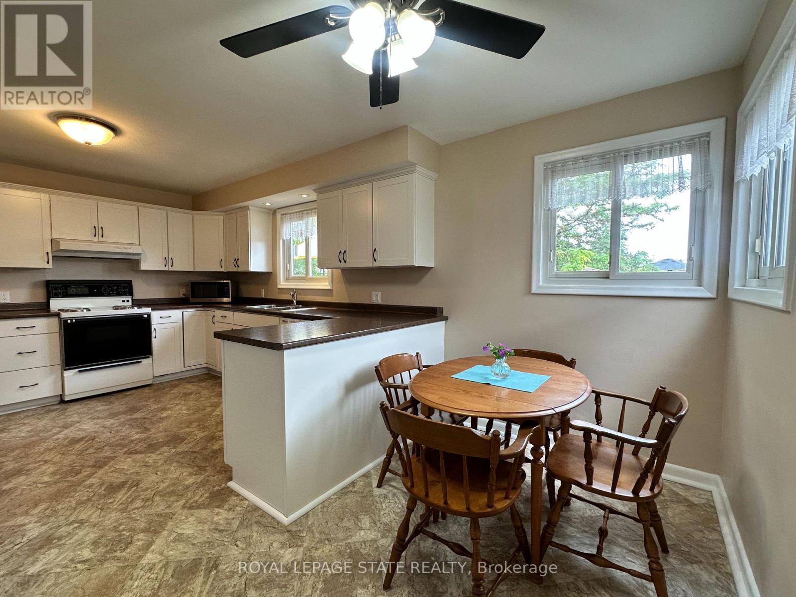 129 BROKER DRIVE - 14