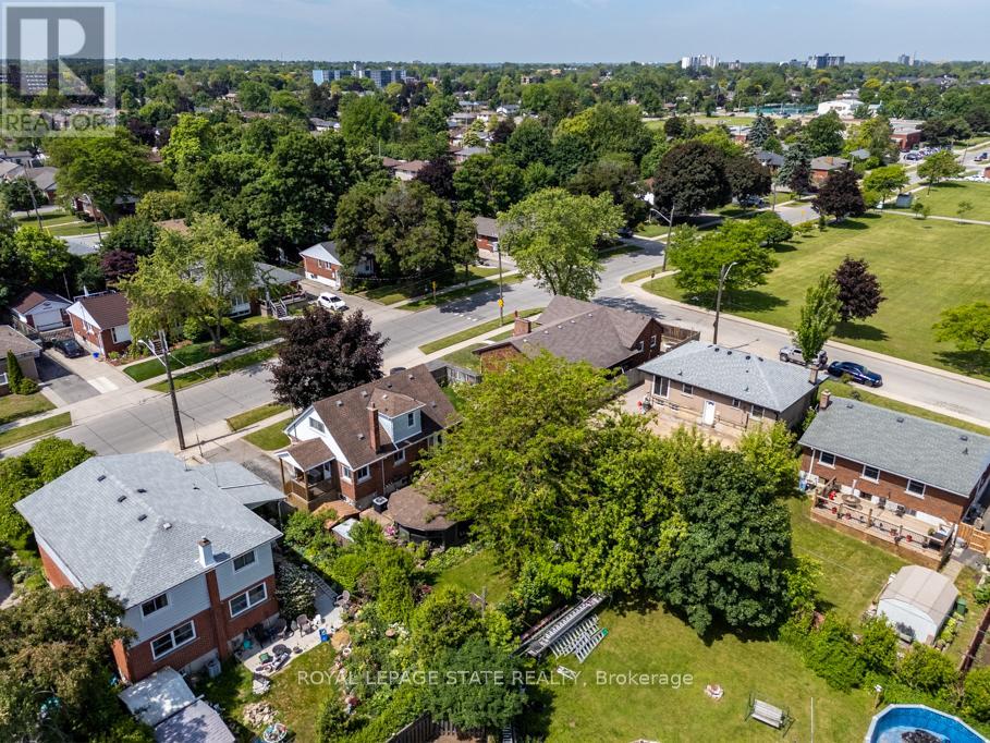 129 BROKER DRIVE - 43