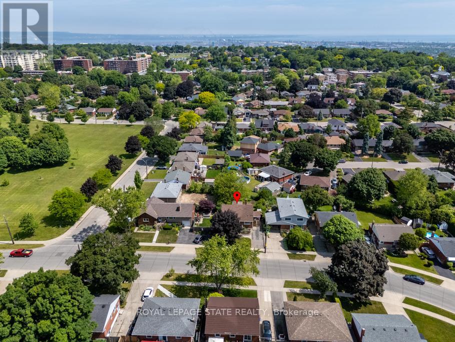 129 BROKER DRIVE - 47