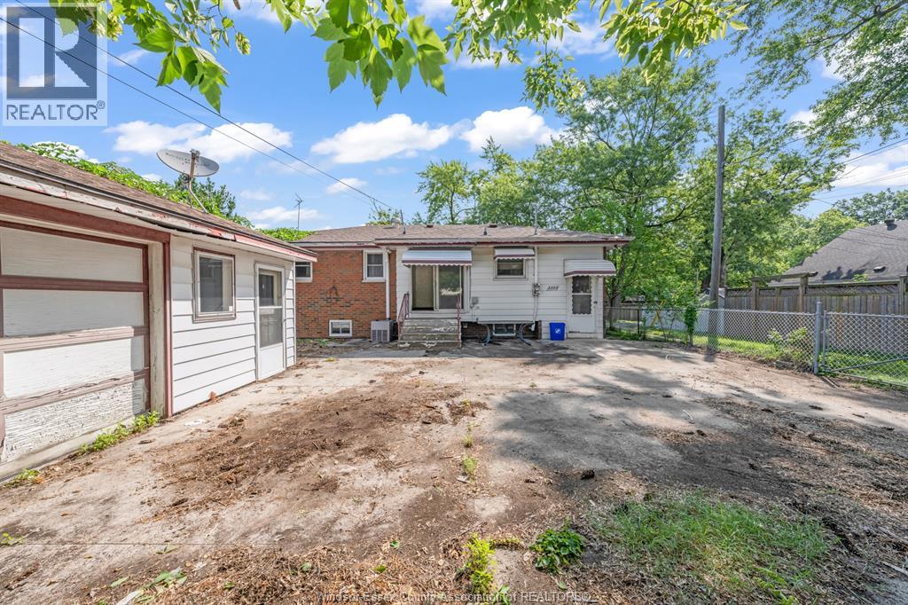 2383 WOODLAWN - 11