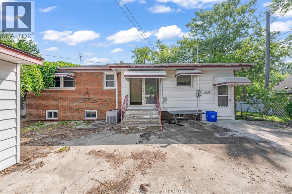 2383 WOODLAWN - 12