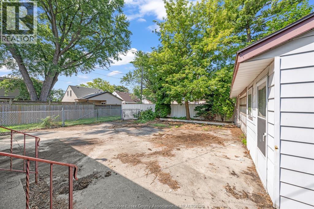 2383 WOODLAWN - 13
