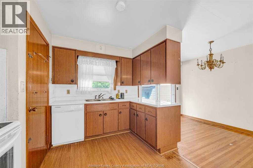 2383 WOODLAWN - 20