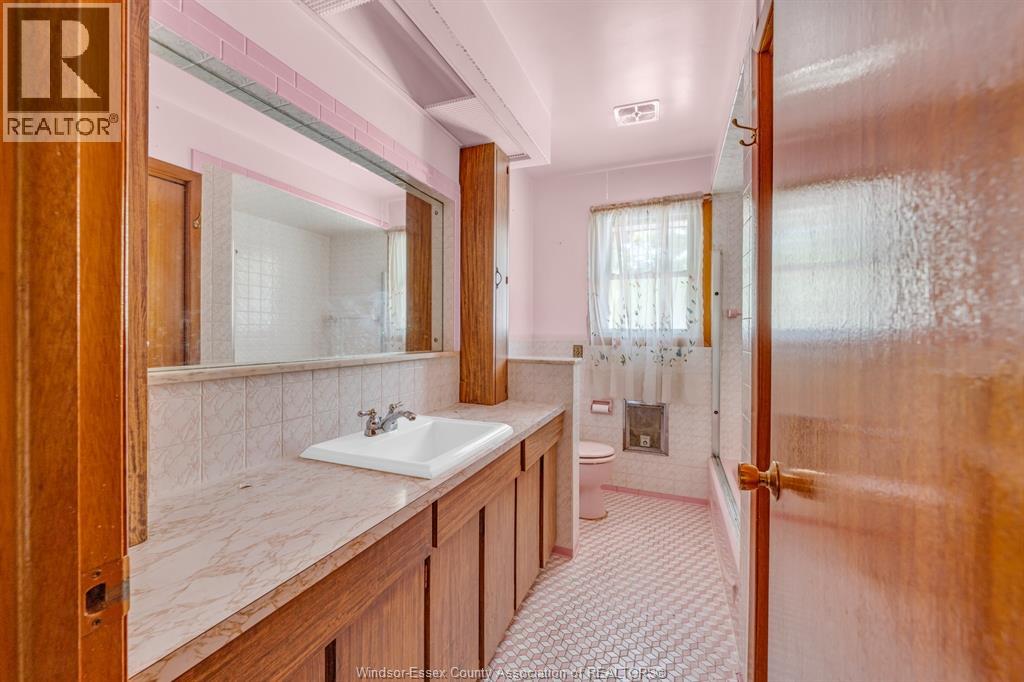 2383 WOODLAWN - 23
