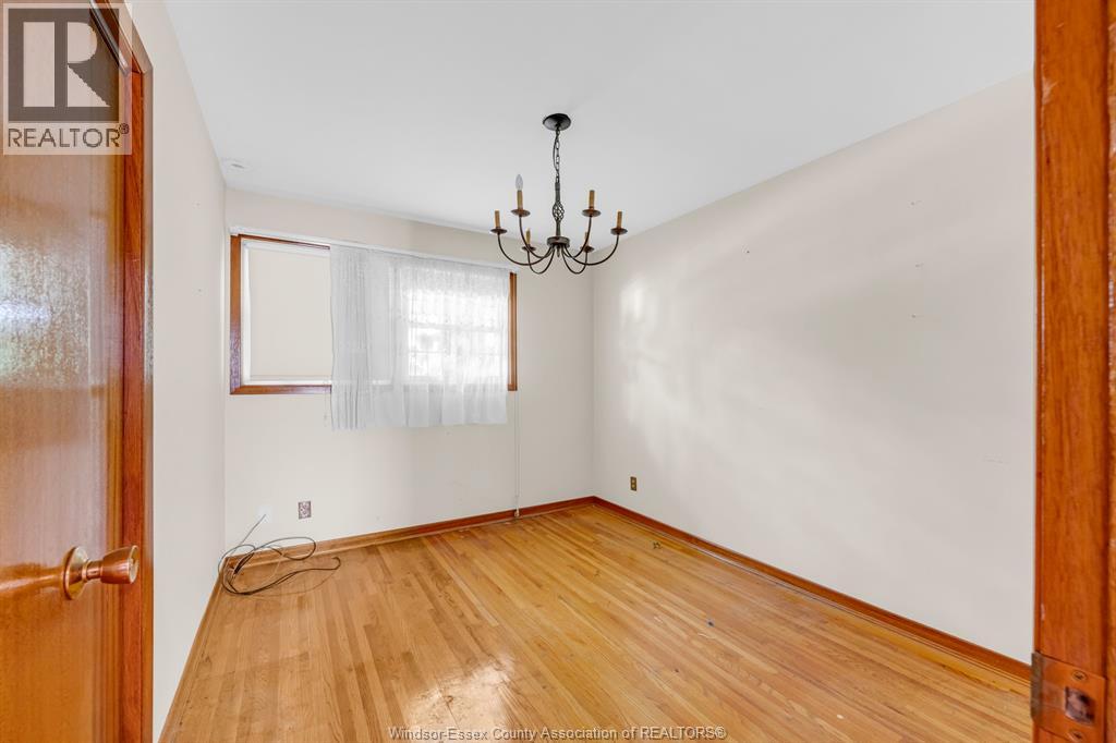 2383 WOODLAWN - 24