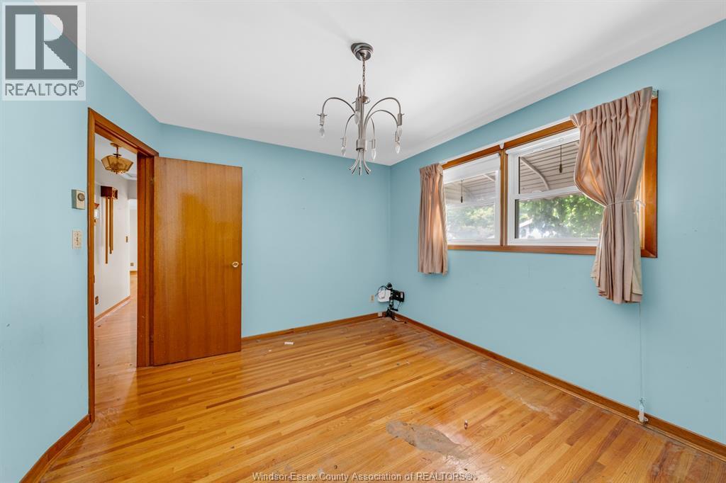 2383 WOODLAWN - 28