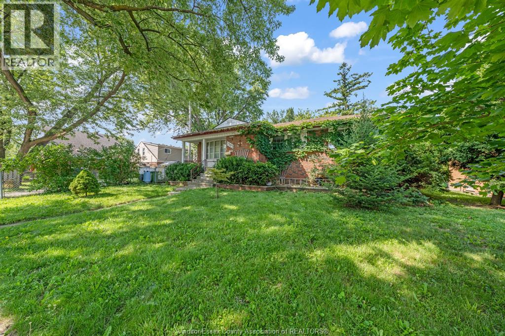 2383 WOODLAWN - 3
