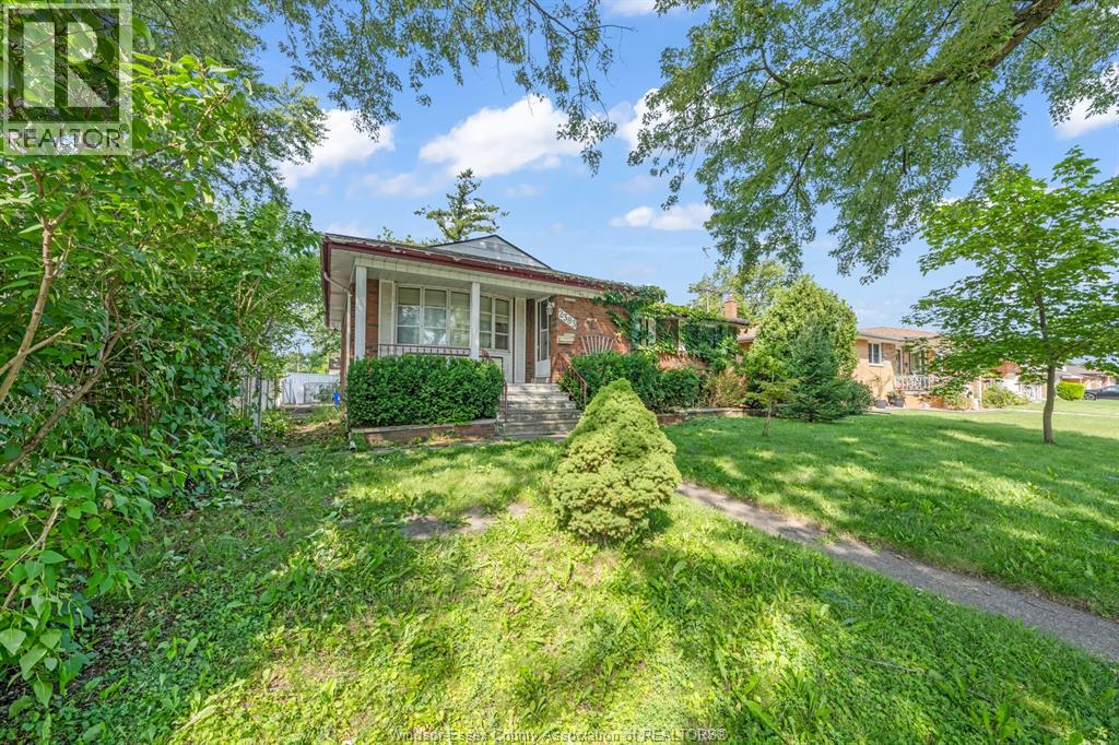 2383 WOODLAWN - 4