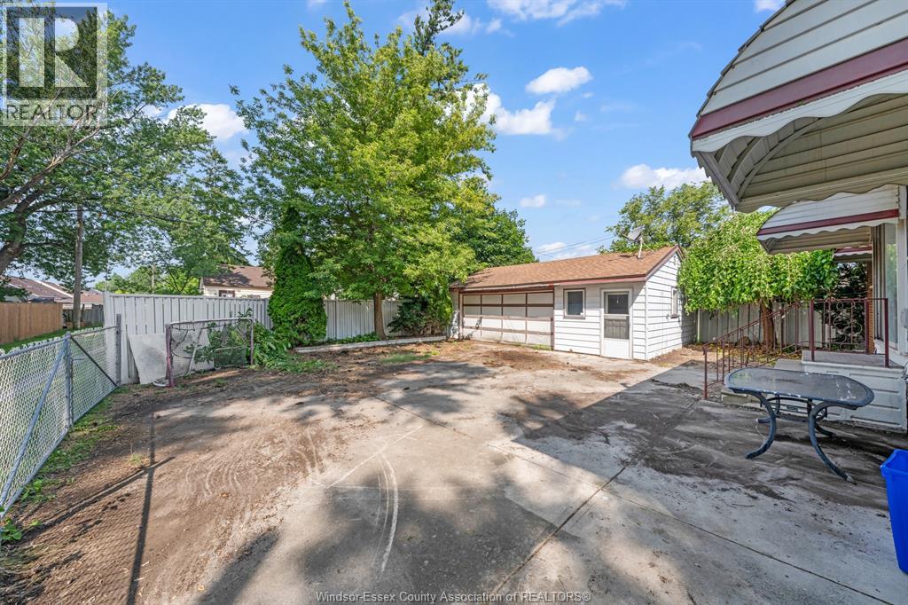 2383 WOODLAWN - 8