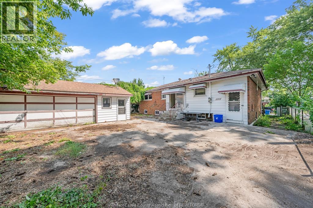 2383 WOODLAWN - 9