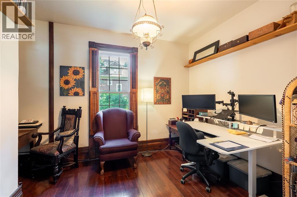 213 VIDAL STREET South - Image 15