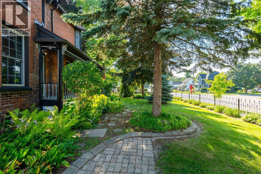 213 VIDAL STREET South - Image 41