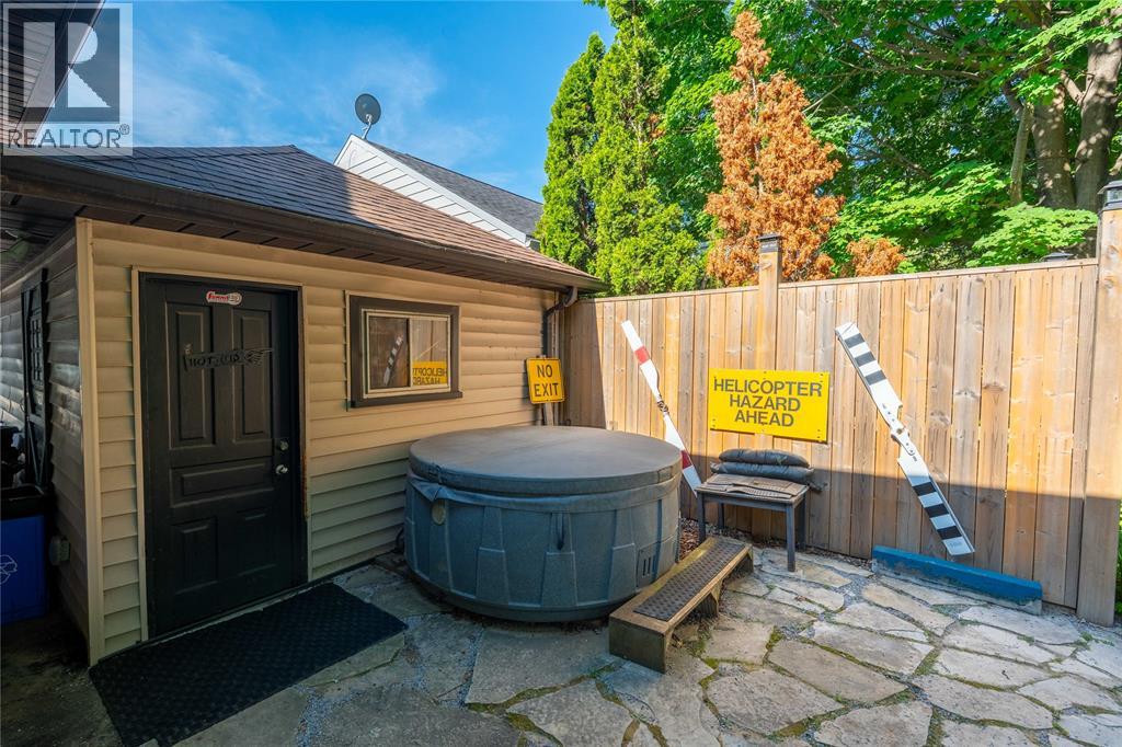 213 VIDAL STREET South - Image 43