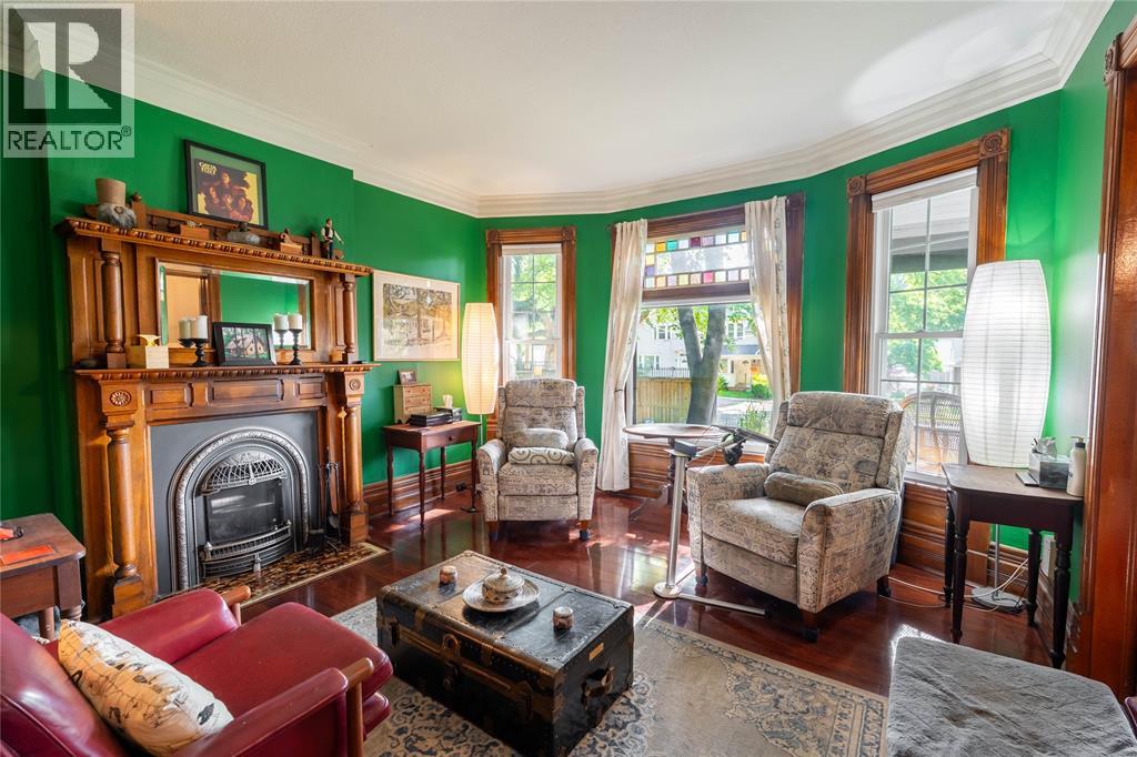213 VIDAL STREET South - Image 7