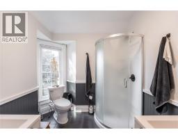 213 Vidal Street South, Sarnia, ON  Photo 20