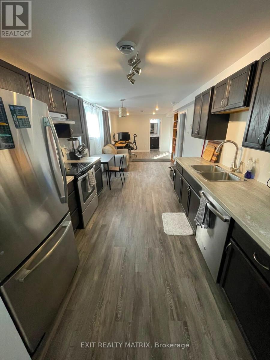 Condos for Rent in Ottawa – B – 1557 BELCOURT BOULEVARD, Ottawa – By Peter Sagos - Image 9