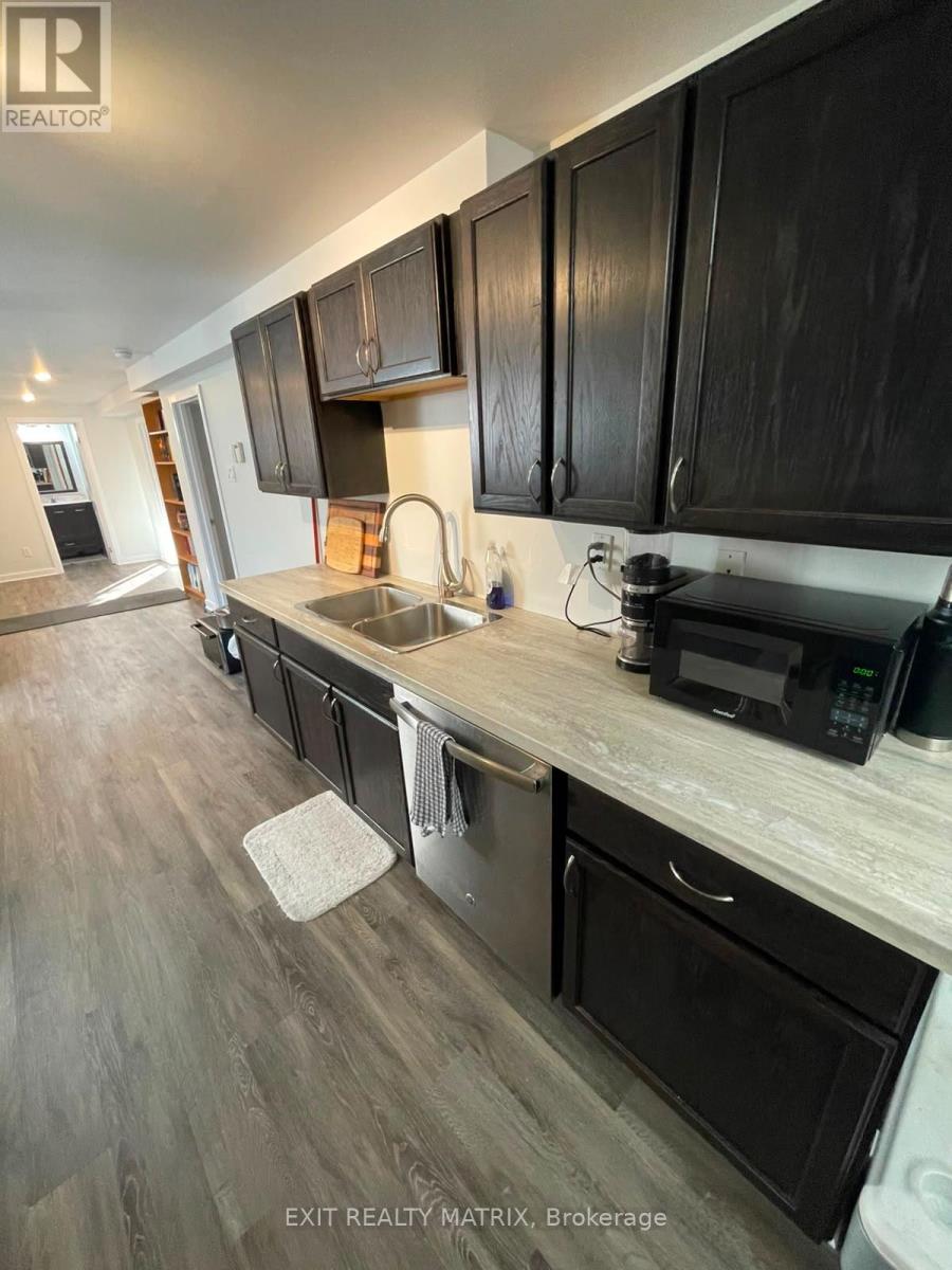 Condos for Rent in Ottawa – B – 1557 BELCOURT BOULEVARD, Ottawa – By Peter Sagos - Image 15