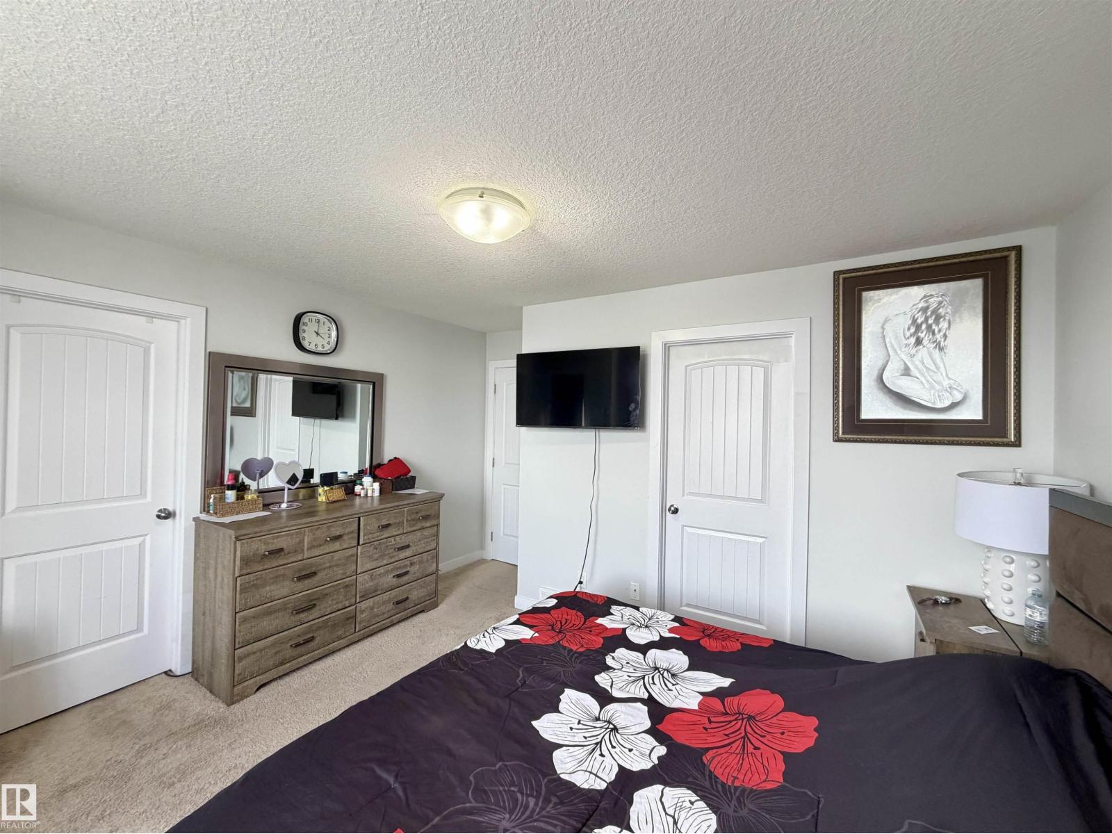 #29 723 172 ST SW - 24