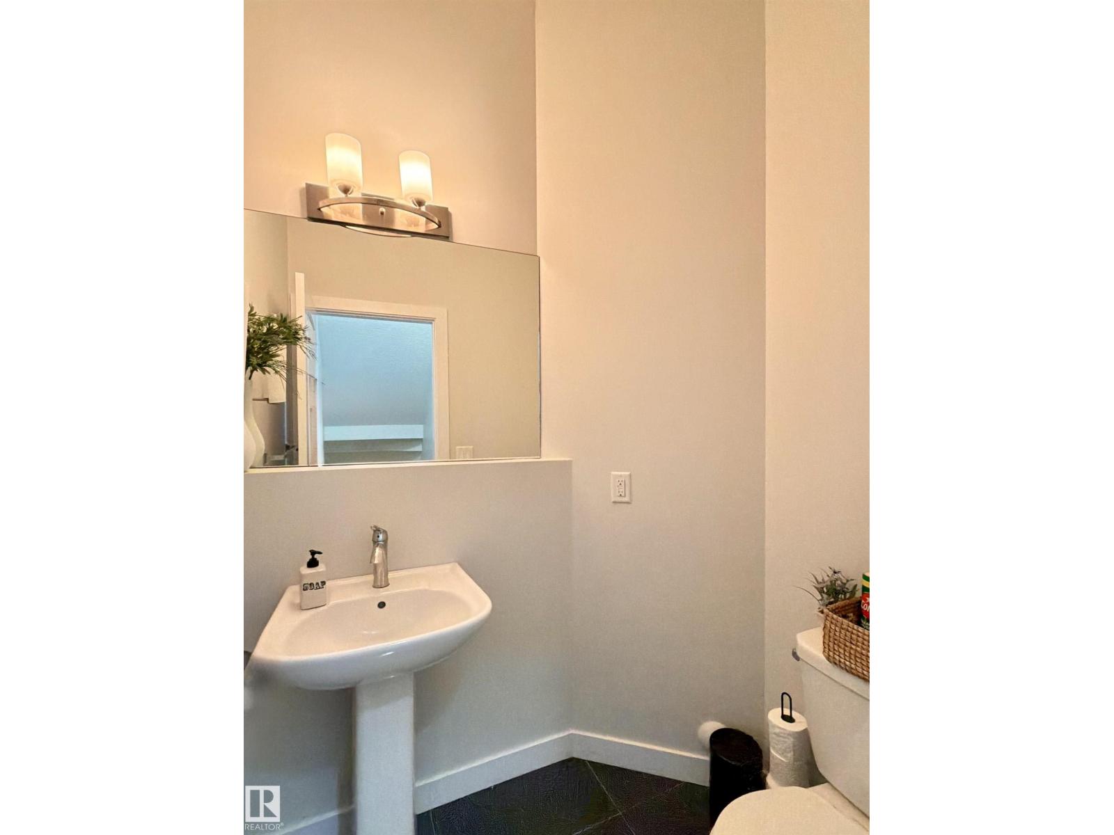 #29 723 172 ST SW - 32