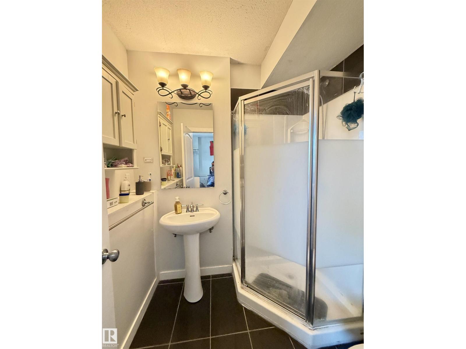 #29 723 172 ST SW - 35