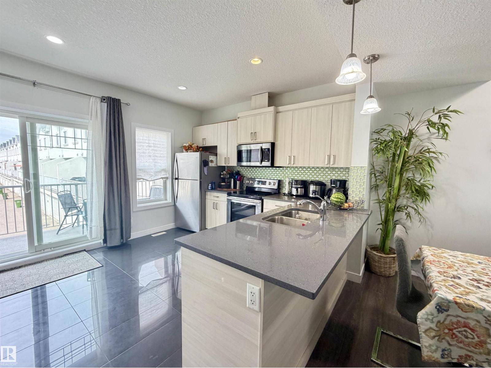 #29 723 172 ST SW - 14