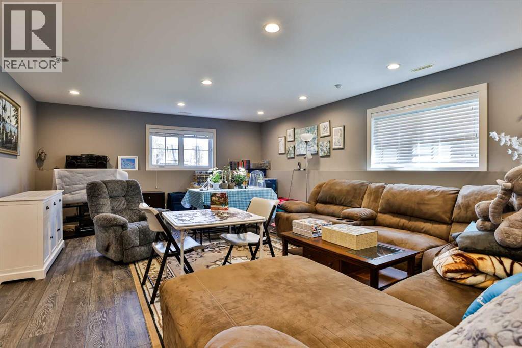 223 Couleesprings Terrace S - 17