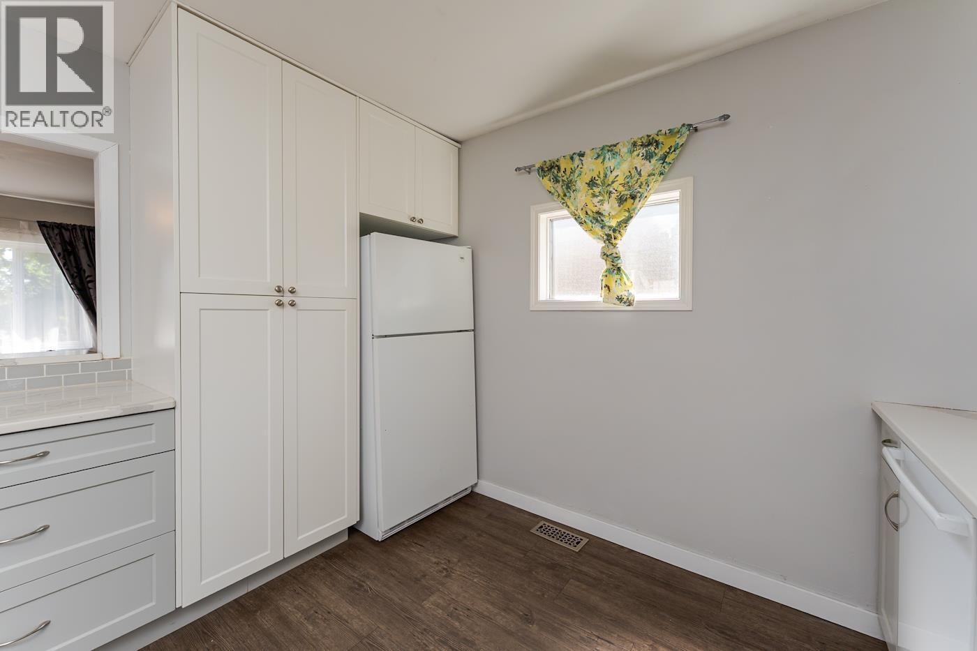737 IRWIN STREET - 15