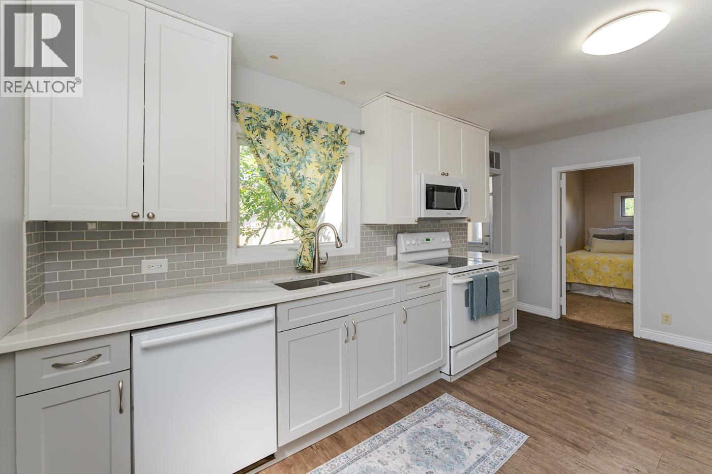 737 IRWIN STREET - 10