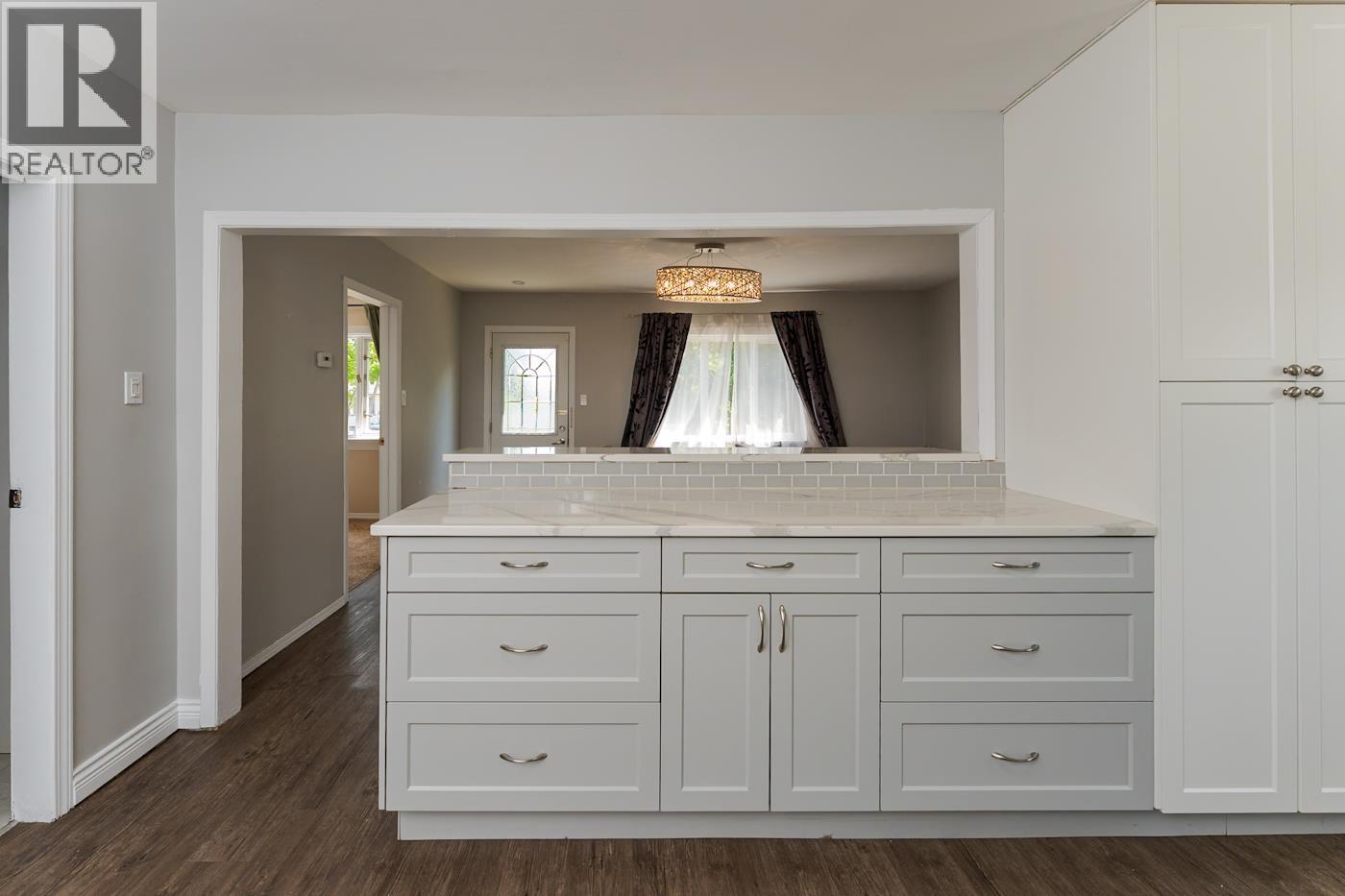 737 IRWIN STREET - 14