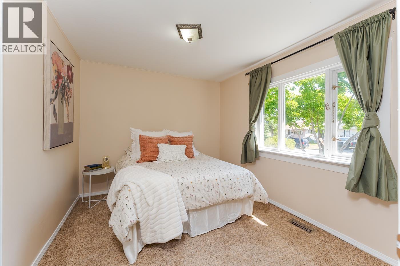 737 IRWIN STREET - 17