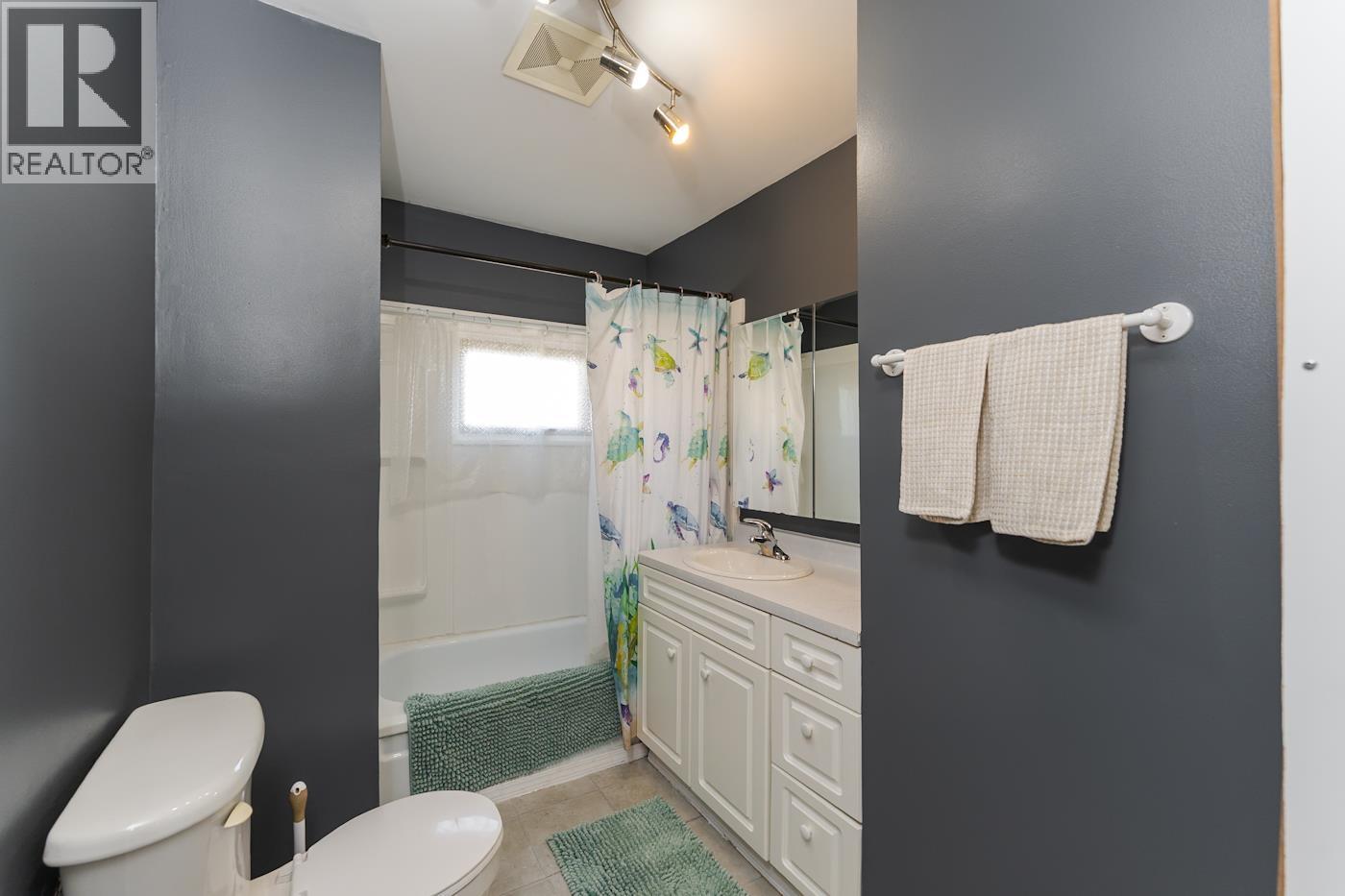 Photo 21 of 34 — 737 IRWIN STREET · Prince George, BC