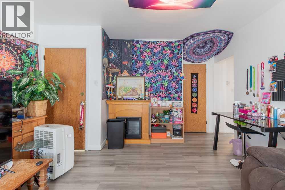 1118 12B Street S - 5