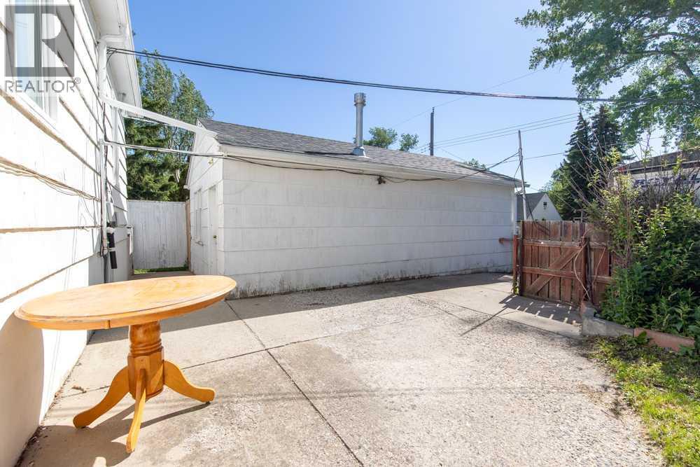 1118 12B Street S - 20