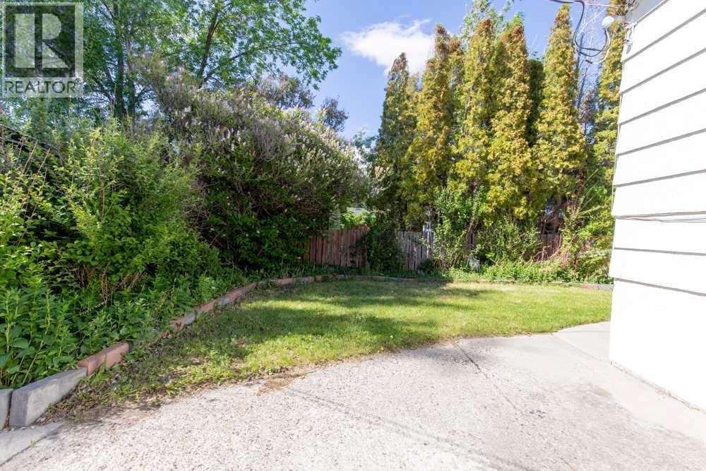 1118 12B Street S - 19
