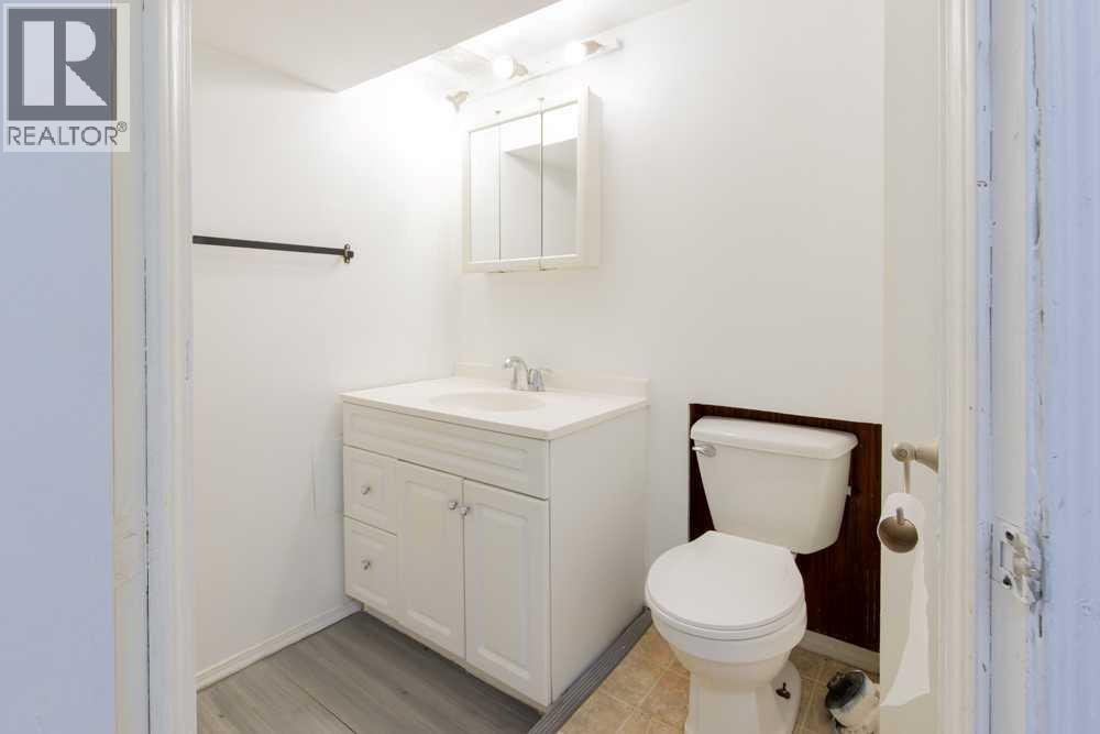 1118 12B Street S - 12