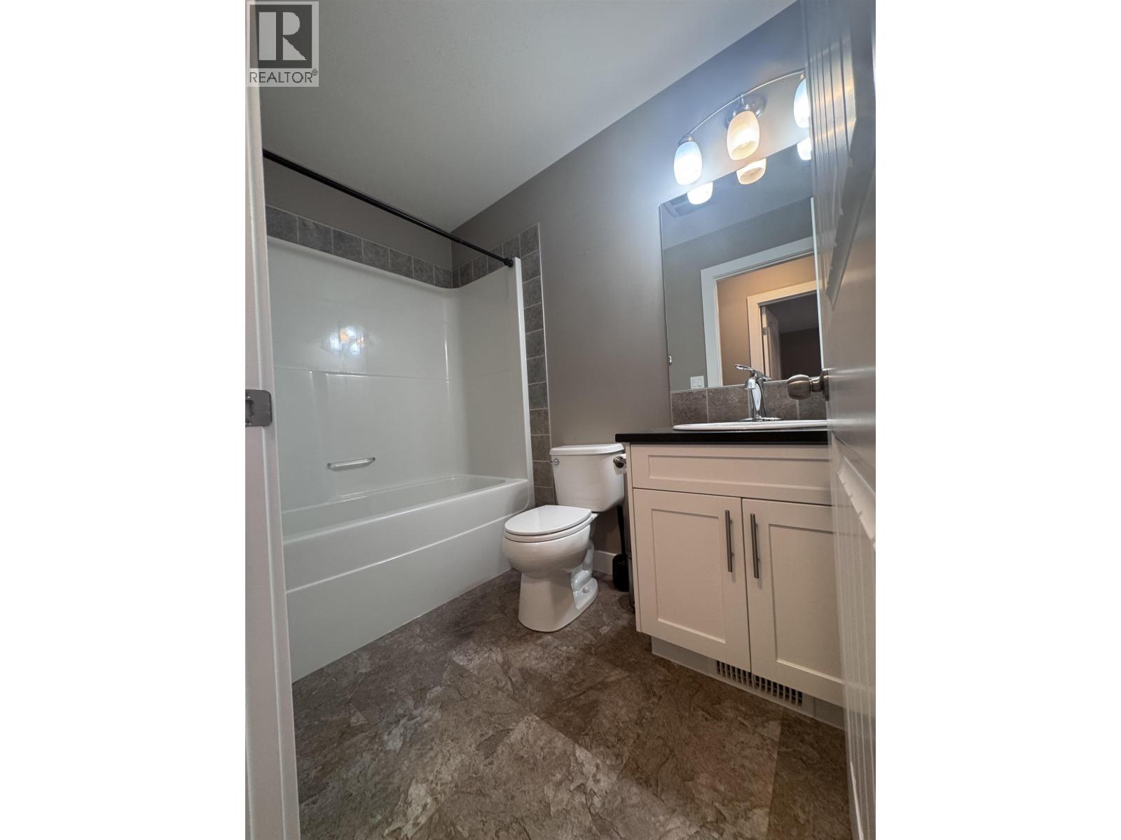 124 10104 114A AVENUE, Fort St. John