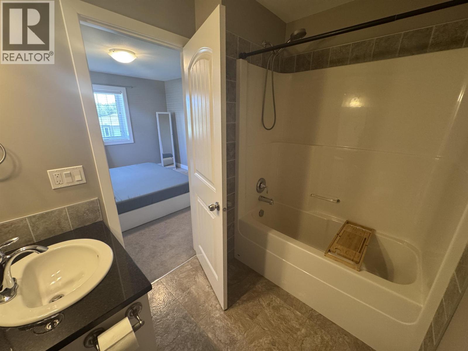 124 10104 114A AVENUE, Fort St. John