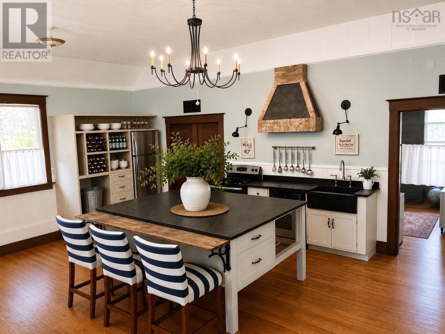 2120 MALAGASH Road - 9