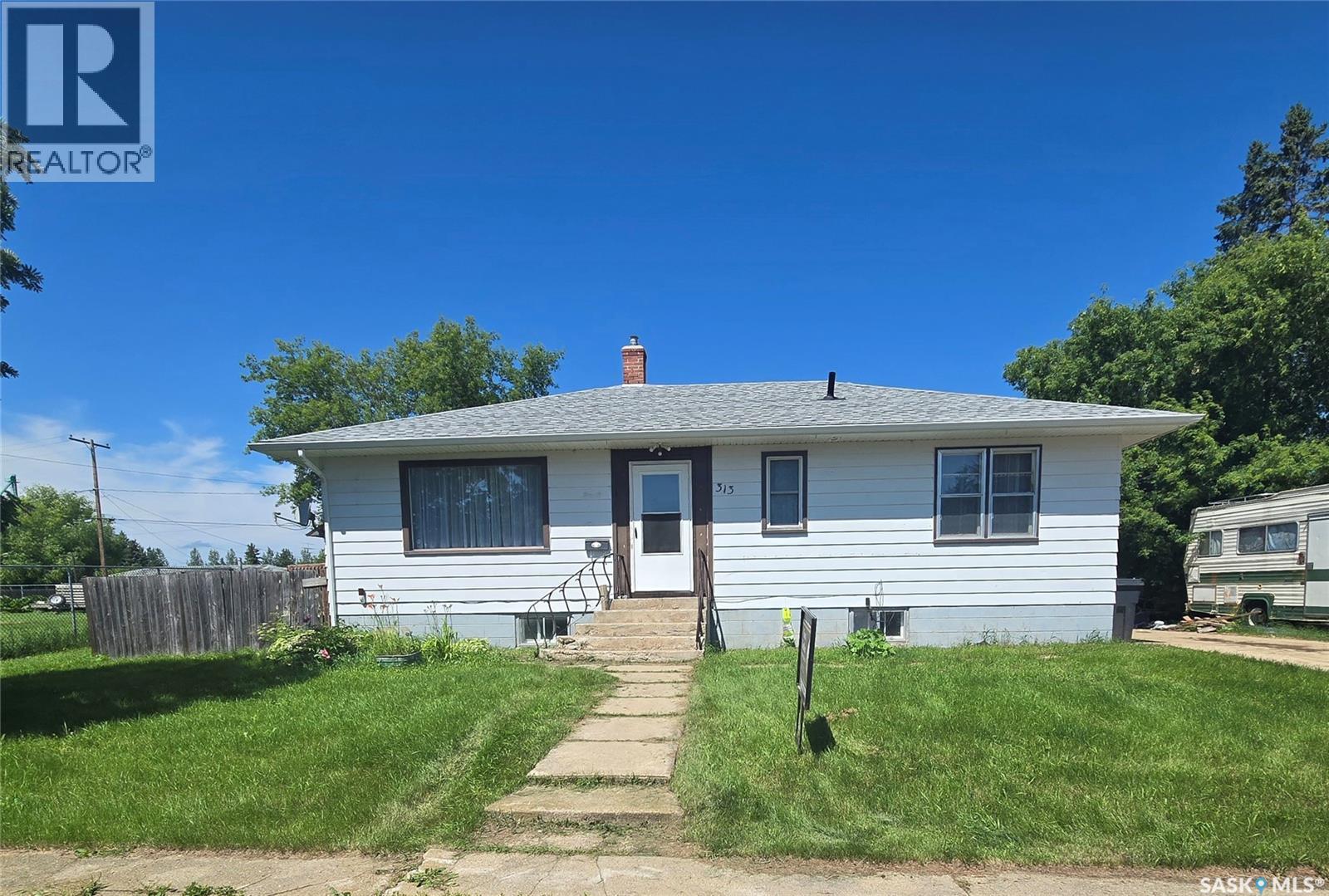 313 2nd AVENUE E - 1
