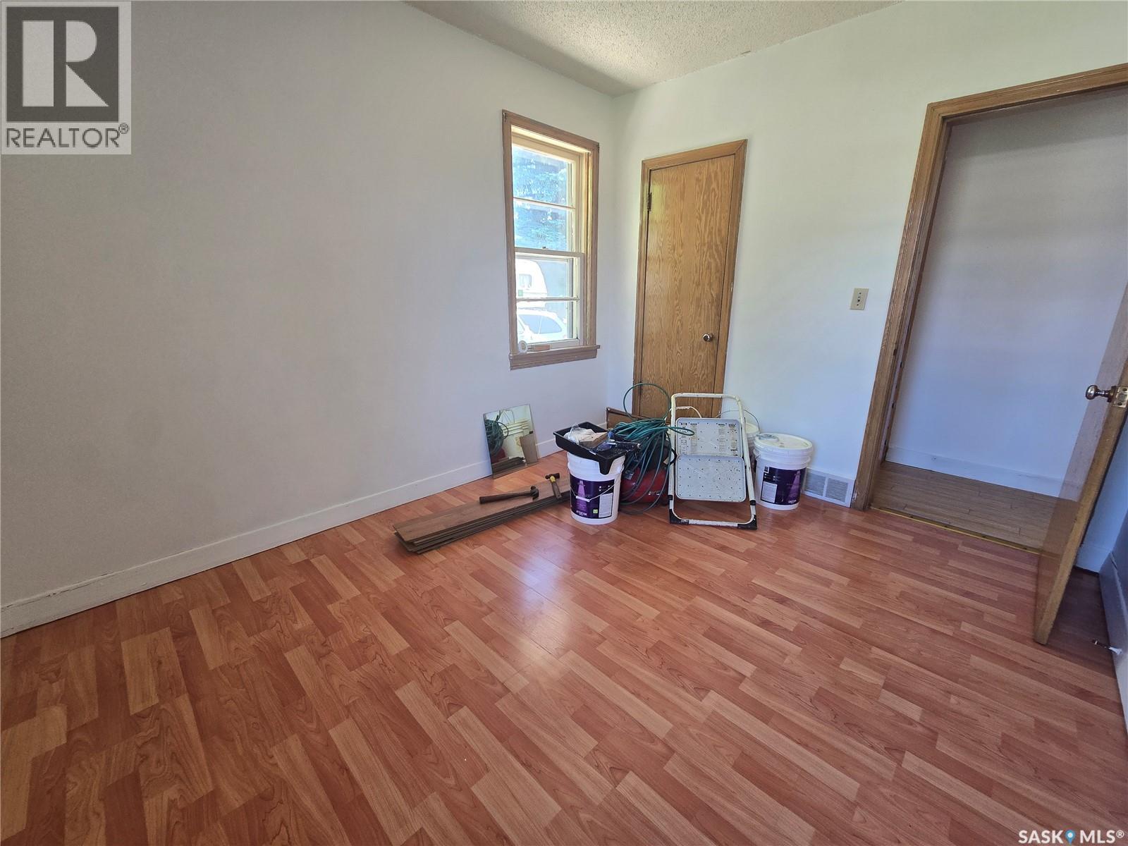 313 2nd AVENUE E - 12