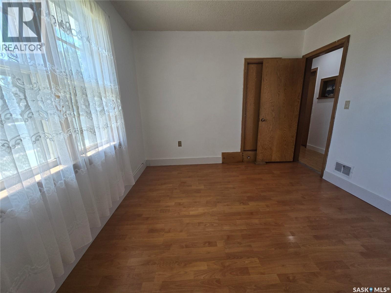 313 2nd AVENUE E - 14